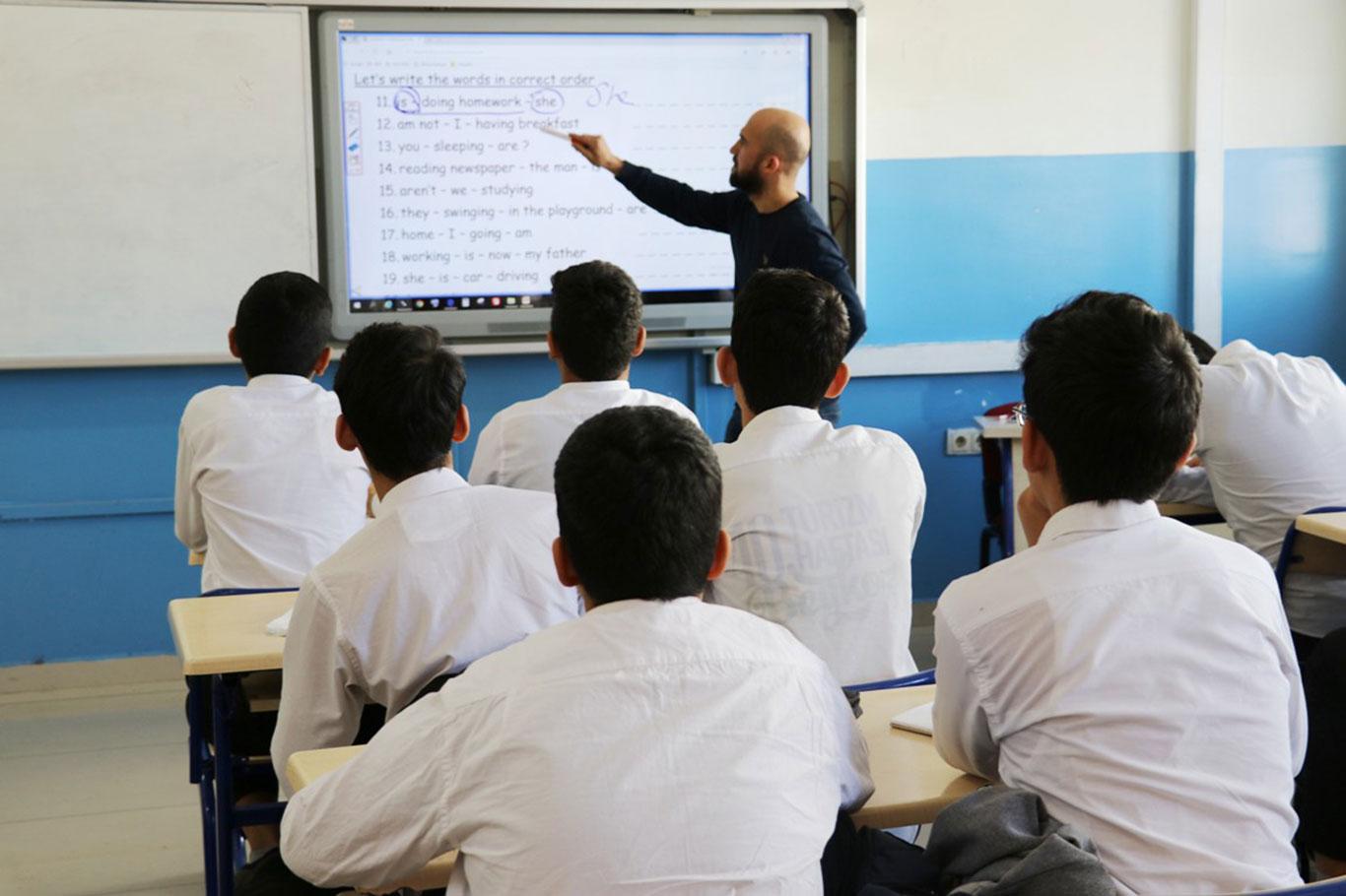 Eğitimciler ve öğrenciler sınıf tekrarı kararını değerlendirdi